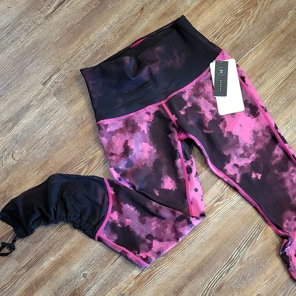 NWT Lululemon High-Rise Sweaty Endeavor Leggings - Picture 2 of 9